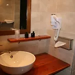 De La Petite Ferme, Super-besse Est, The Originals Relais Hotel