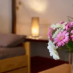 De La Petite Ferme, Super-besse Est, The Originals Relais Hotel Besse-et-Saint-Anastaise