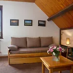 De La Petite Ferme, Super-besse Est, The Originals Relais Hotel 3*