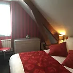 Hotel De La Petite Ferme, Super-besse Est, The Originals Relais 3*