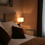 Hotel De La Petite Ferme, Super-besse Est, The Originals Relais Besse-et-Saint-Anastaise