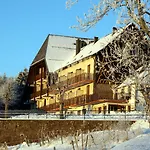 Hotel De La Petite Ferme, Super-besse Est, The Originals Relais 3*