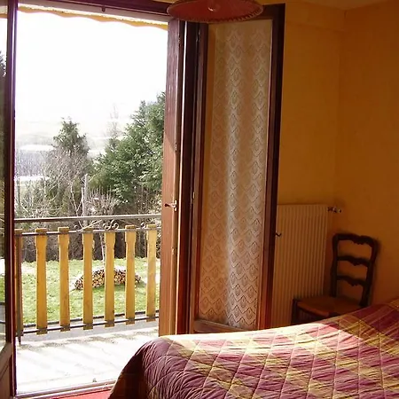 De La Petite Ferme, Super-besse Est, The Originals Relais Отель 3*
