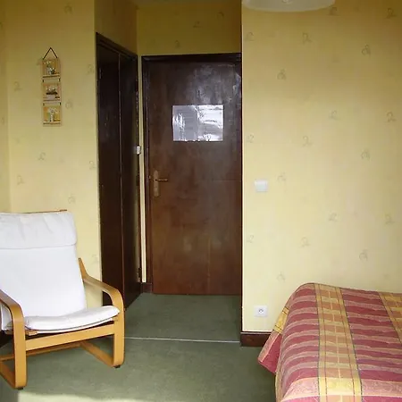 Отель De La Petite Ferme, Super-besse Est, The Originals Relais