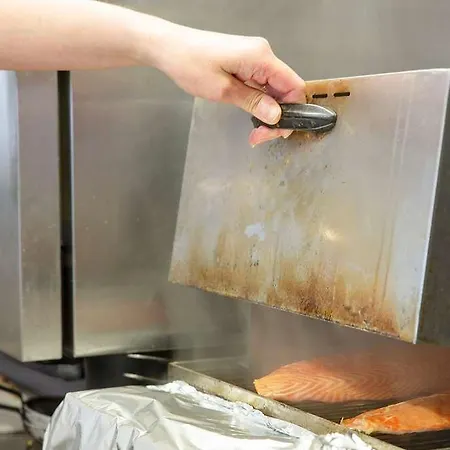 De La Petite Ferme, Super-besse Est, The Originals Relais فندق 3*