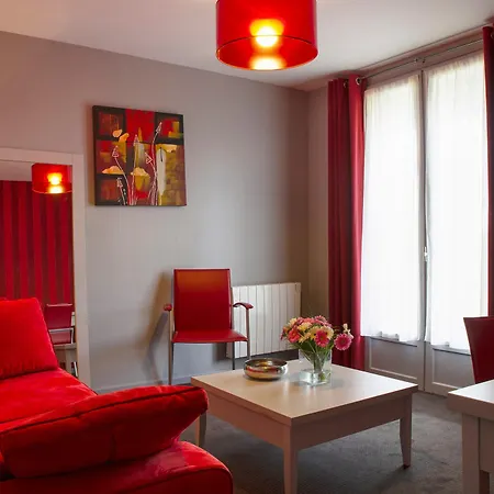 De La Petite Ferme, Super-besse Est, The Originals Relais Бес-э-Сент-Анастез