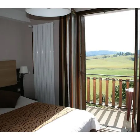 De La Petite Ferme, Super-besse Est, The Originals Relais Hotel