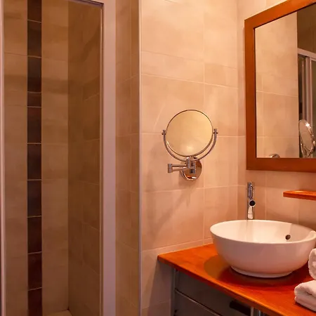 De La Petite Ferme, Super-besse Est, The Originals Relais