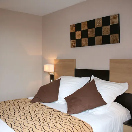 De La Petite Ferme, Super-besse Est, The Originals Relais 3*