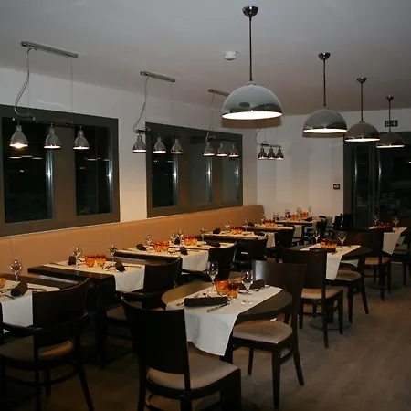 فندق De La Petite Ferme, Super-besse Est, The Originals Relais