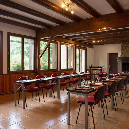 De La Petite Ferme, Super-besse Est, The Originals Relais Бес-э-Сент-Анастез