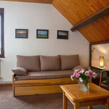 De La Petite Ferme, Super-besse Est, The Originals Relais Отель 3*
