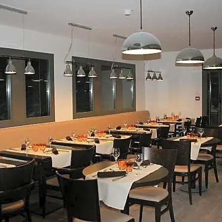 De La Petite Ferme, Super-besse Est, The Originals Relais 베세-에-생타나스타시