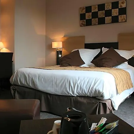 De La Petite Ferme, Super-besse Est, The Originals Relais Hotel 3*