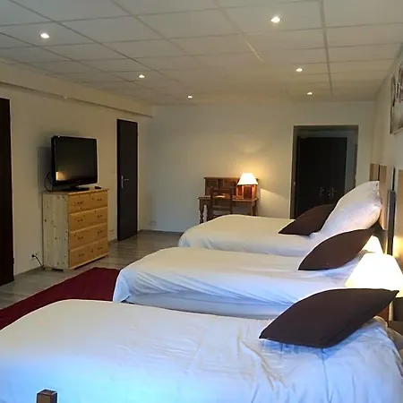 Hotel De La Petite Ferme, Super-besse Est, The Originals Relais