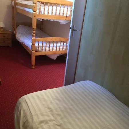 Hotel De La Petite Ferme, Super-besse Est, The Originals Relais 3*