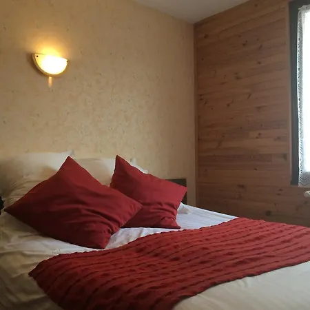 Отель De La Petite Ferme, Super-besse Est, The Originals Relais Бес-э-Сент-Анастез
