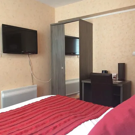 De La Petite Ferme, Super-besse Est, The Originals Relais Бес-э-Сент-Анастез