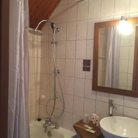 Hotel De La Petite Ferme, Super-besse Est, The Originals Relais Besse-et-Saint-Anastaise