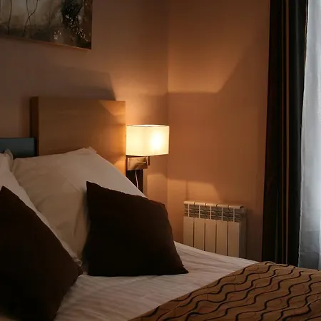 Отель De La Petite Ferme, Super-besse Est, The Originals Relais Бес-э-Сент-Анастез