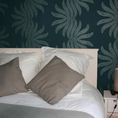 فندق De La Petite Ferme, Super-besse Est, The Originals Relais