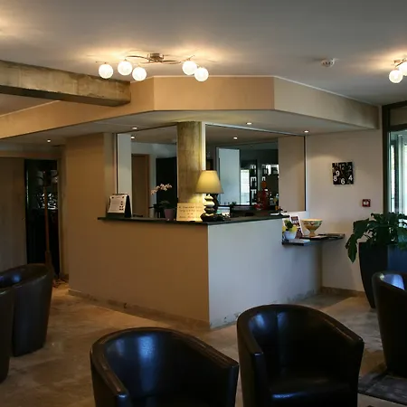 De La Petite Ferme, Super-besse Est, The Originals Relais Отель 3*