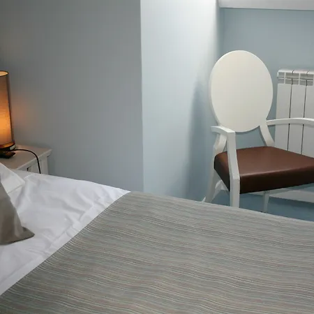 Отель De La Petite Ferme, Super-besse Est, The Originals Relais 3*