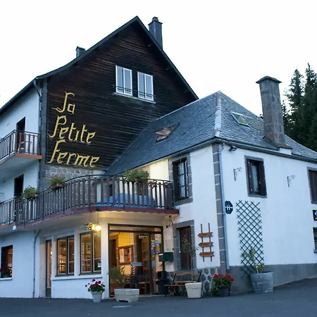 Отель De La Petite Ferme, Super-besse Est, The Originals Relais 3*