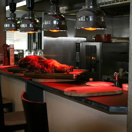 De La Petite Ferme, Super-besse Est, The Originals Relais Отель